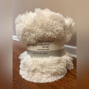 Chanyasa Sherpa Throw 50”x65”